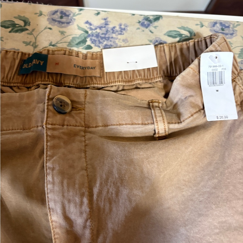 Old Navy OG Chino Shorts – Women's Size M High Rise 3.5" Inseam Brown Khaki NWT - Picture 3 of 4